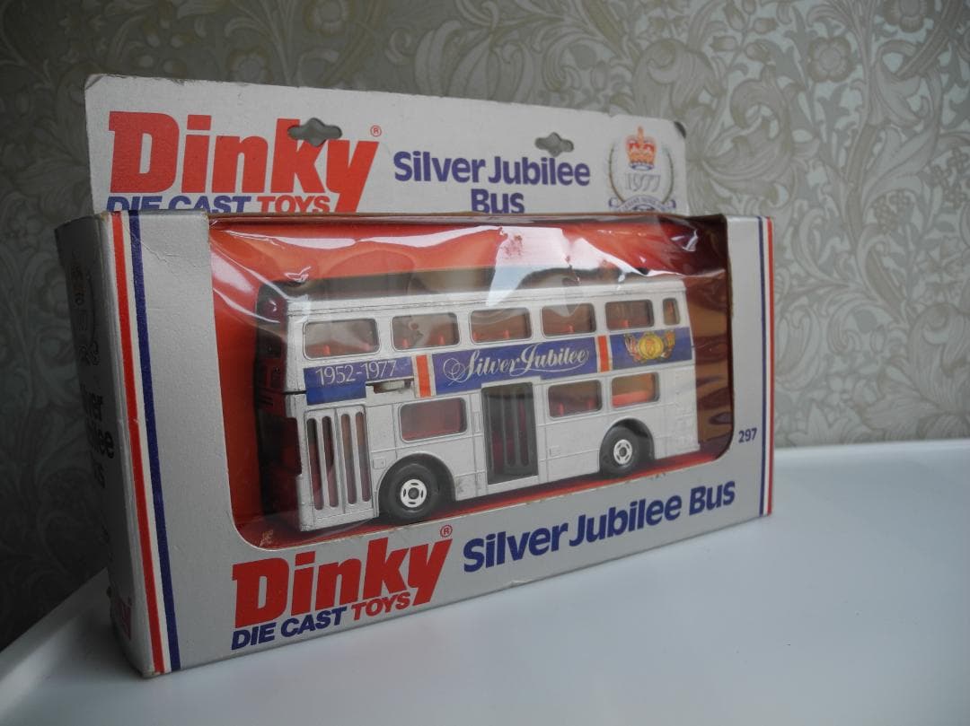 Dinky 【女王陛下即位25周年】Silver Jubilee Bus1977
