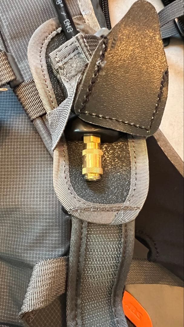 40%オフ【新品】ABS雪崩用エアバック s.LIGHT compact 30L