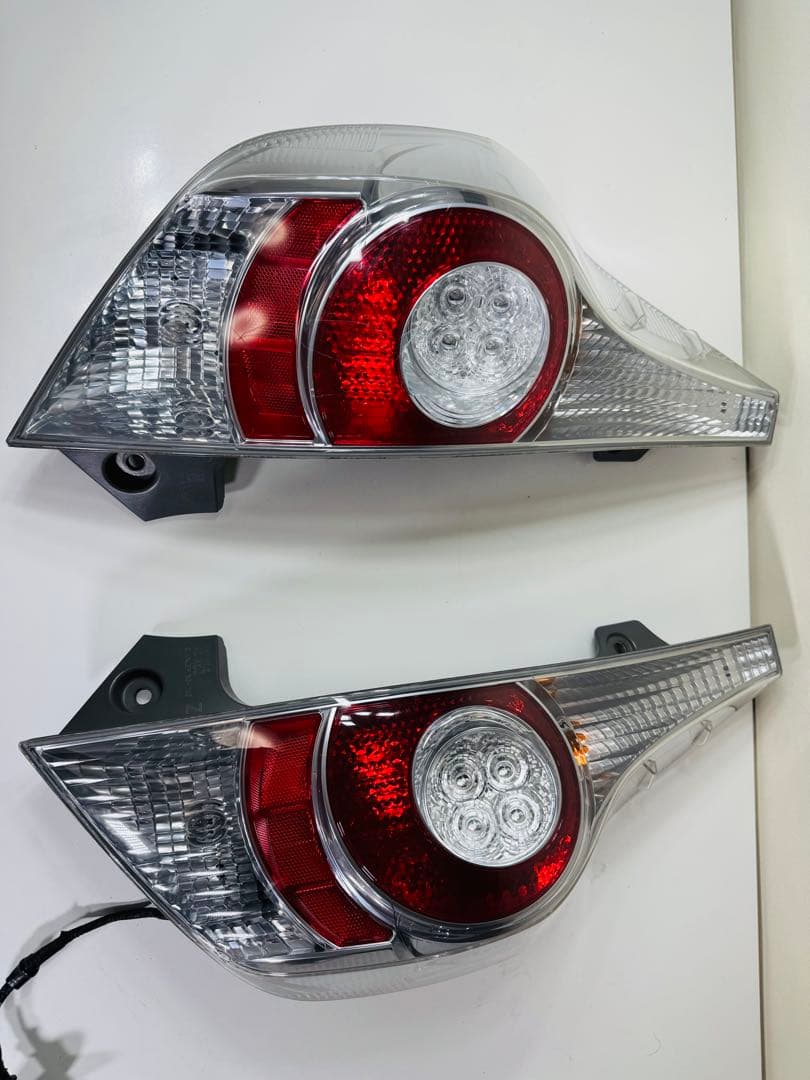 トヨタ アクア 純正 NHP10 テールライト左右セット(14)