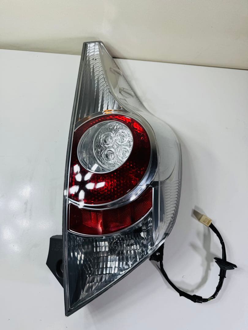 トヨタ アクア 純正 NHP10 テールライト左右セット(14)