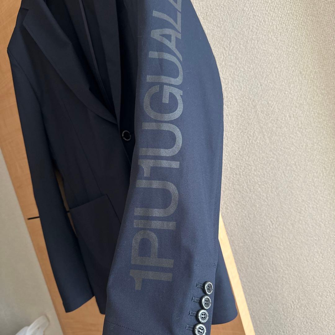 ほぼ新品！ウノピュウノウグァーレトレ　ネイビー　ジャケット