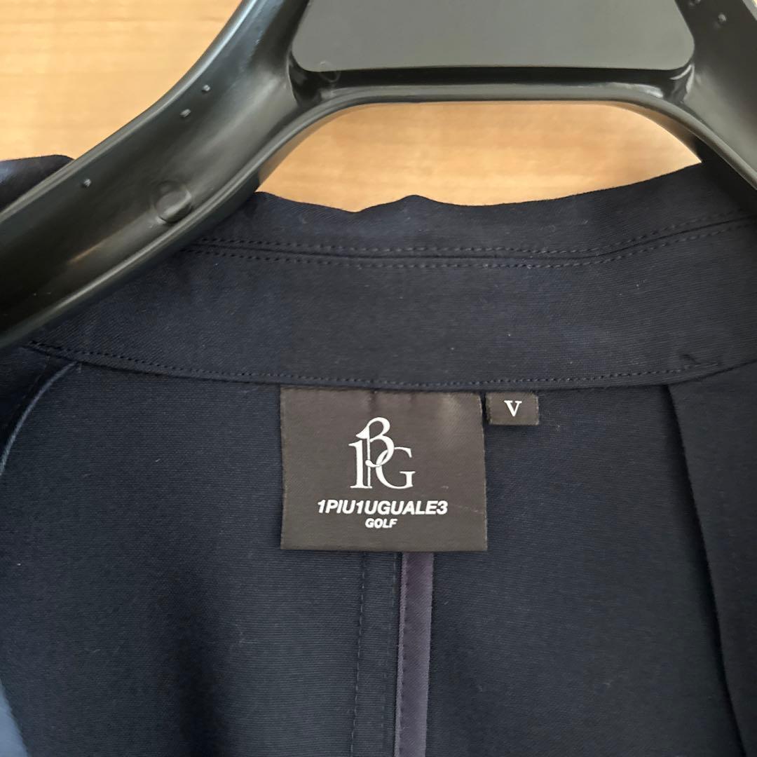 ほぼ新品！ウノピュウノウグァーレトレ　ネイビー　ジャケット