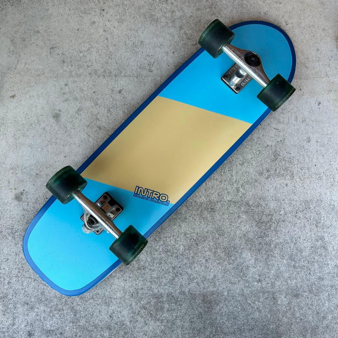 INTRO スケートボード　新品　サーフスケート　サーフィン練習用に最適