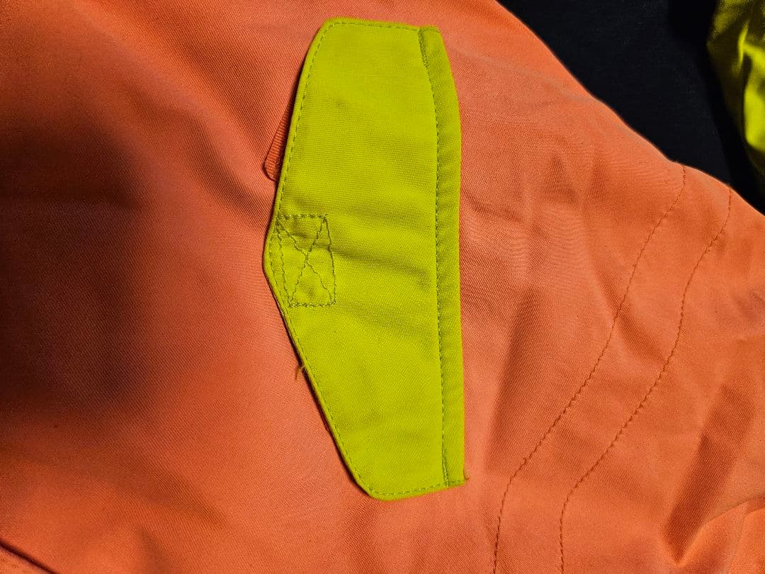 BURTON　バートン　キッズ　スノーボードウェア 4T