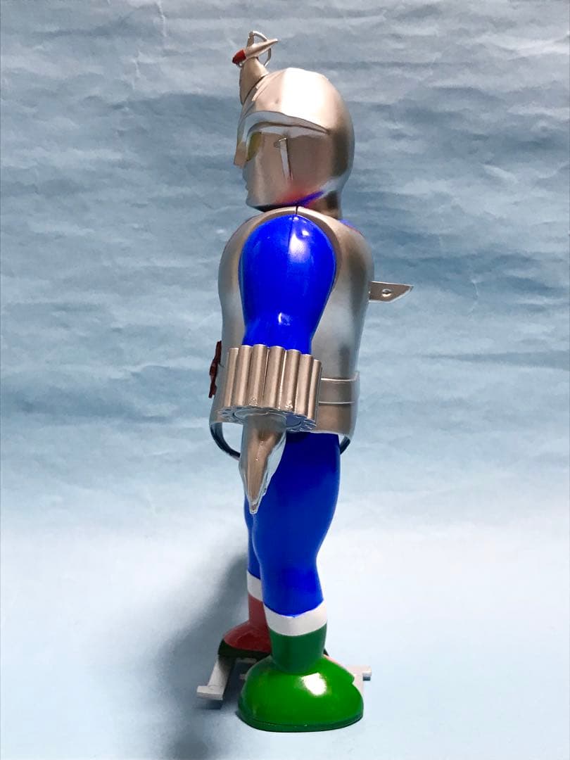 アオシマ　流星人間ゾーン　プラモデル　ゼンマイ動力　塗装済み　ジャンク品　昭和