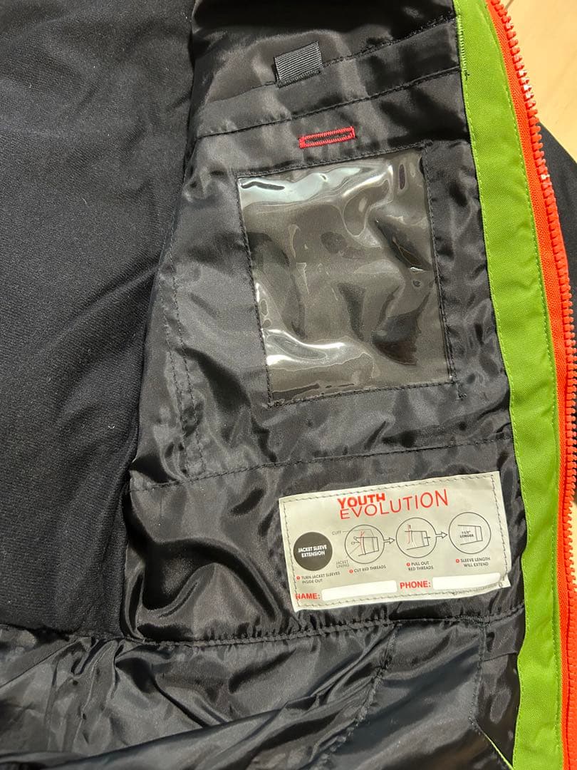 新品　686 子ども用 スノーボードウェア