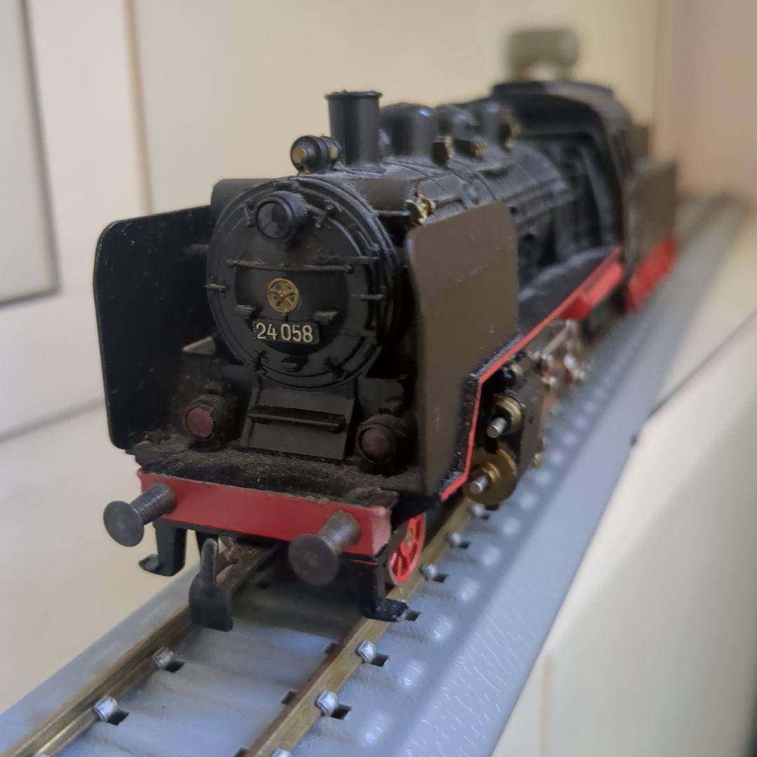 HOゲージ メルクリン蒸気機関車 24 058 レール一箱付き