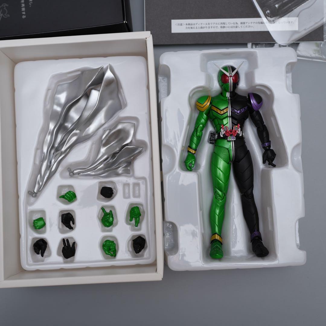 S.H.Figuarts 真骨彫製法 仮面ライダーW サイクロンジョーカー