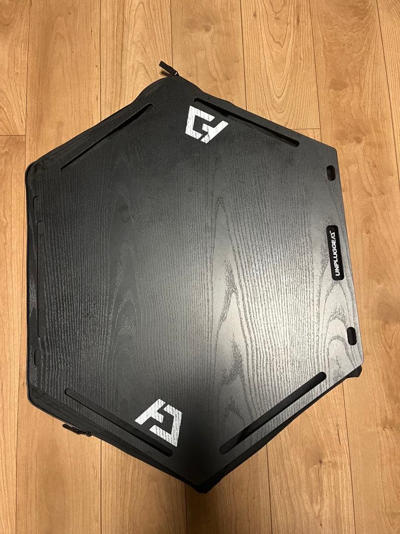 UNPLUGGED ヘキサテーブル　美品