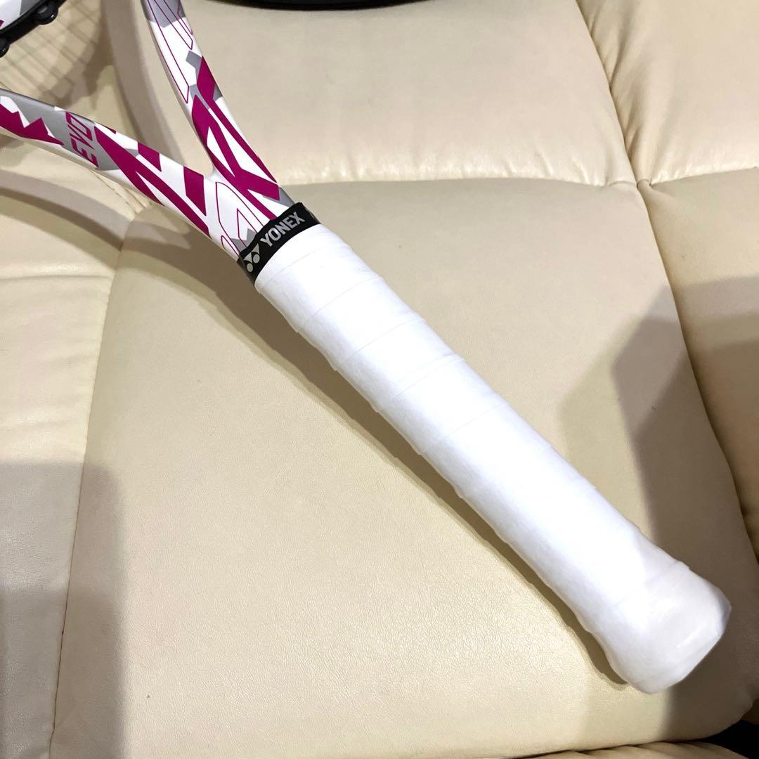 バボラエボアエロラケット(硬式)グリップ1