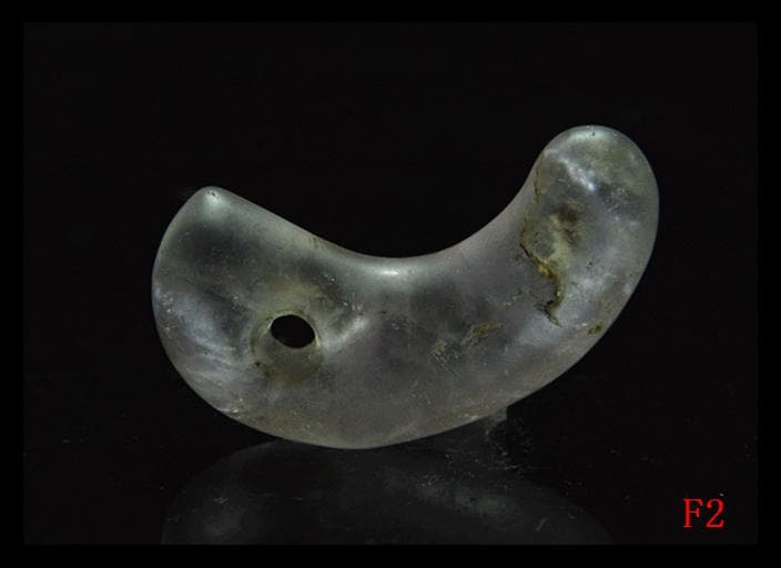 古墳期★表面風化★特有な結晶が見られ★古色上質薄紫色水晶製★特大コ字形勾玉