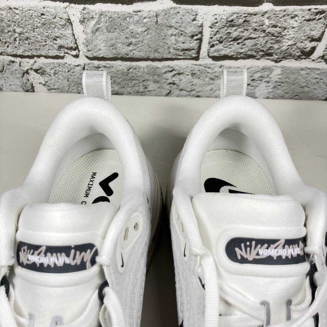 NIKE ボメロプラス ラン 24.5cm IH2268-100 ホワイト