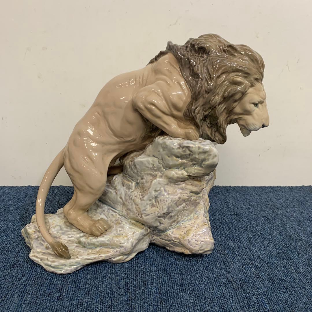 リヤドロ 草原の勇者 ライオン 置物 01008656 LLADRO 置物