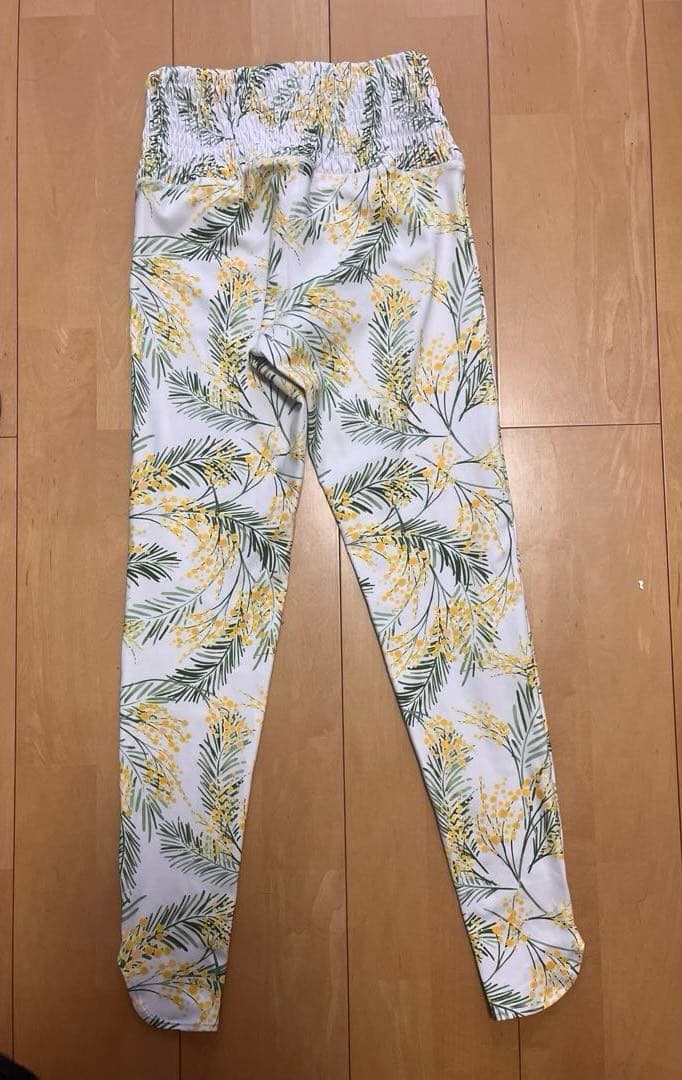 sukala スカーラ　スプリングフラワーシャーリングレギンス　ミモザ　S