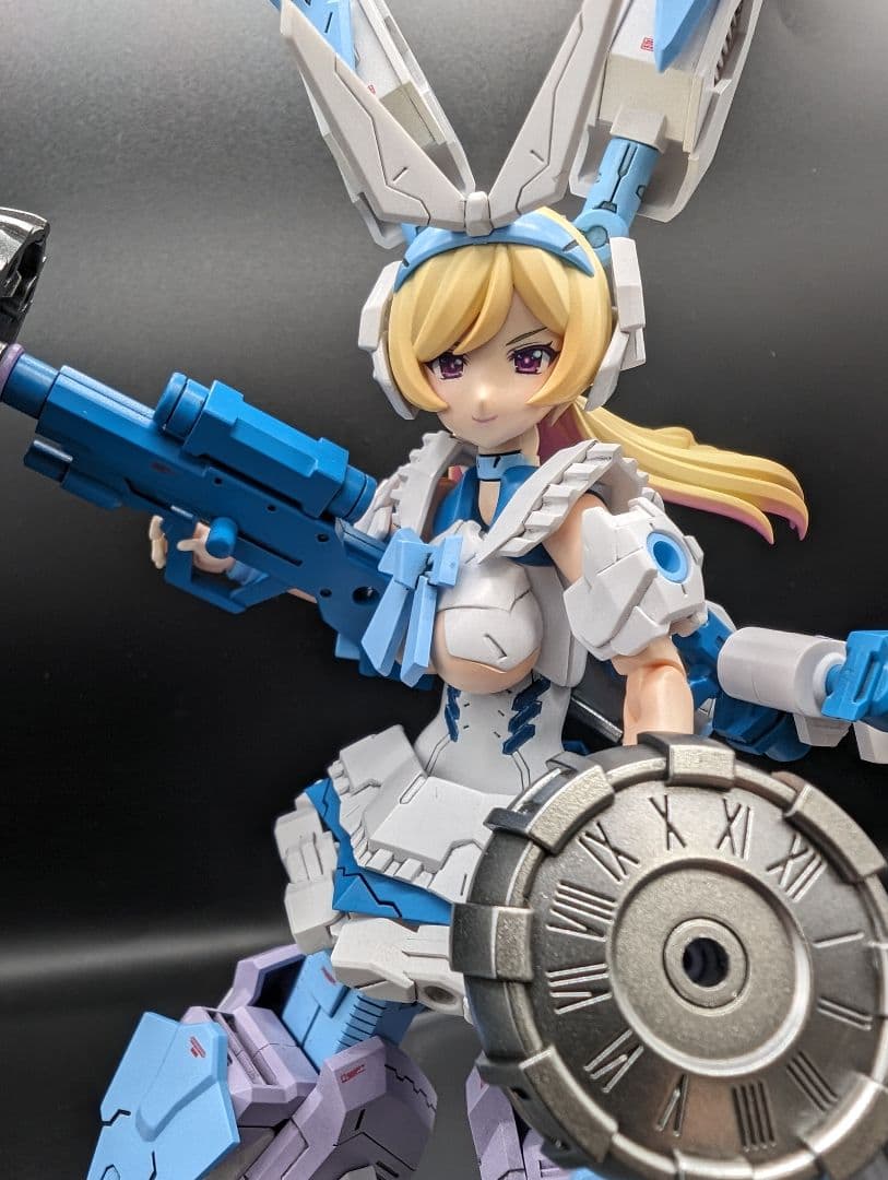 トムトム全塗装完成品メガミデバイスカオスアンドプリティアリス+九尾