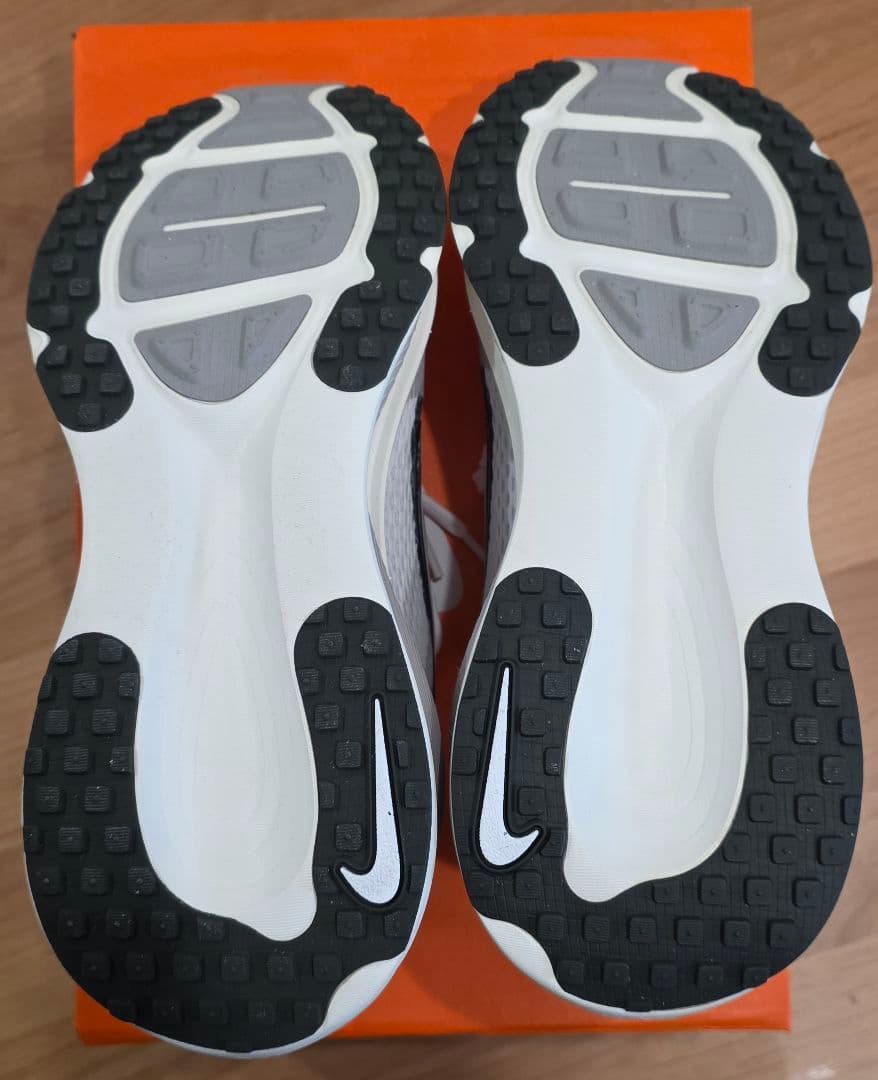 新品未使用タグ付き　NIKE ボメロ　 27.0cm アルペン限定