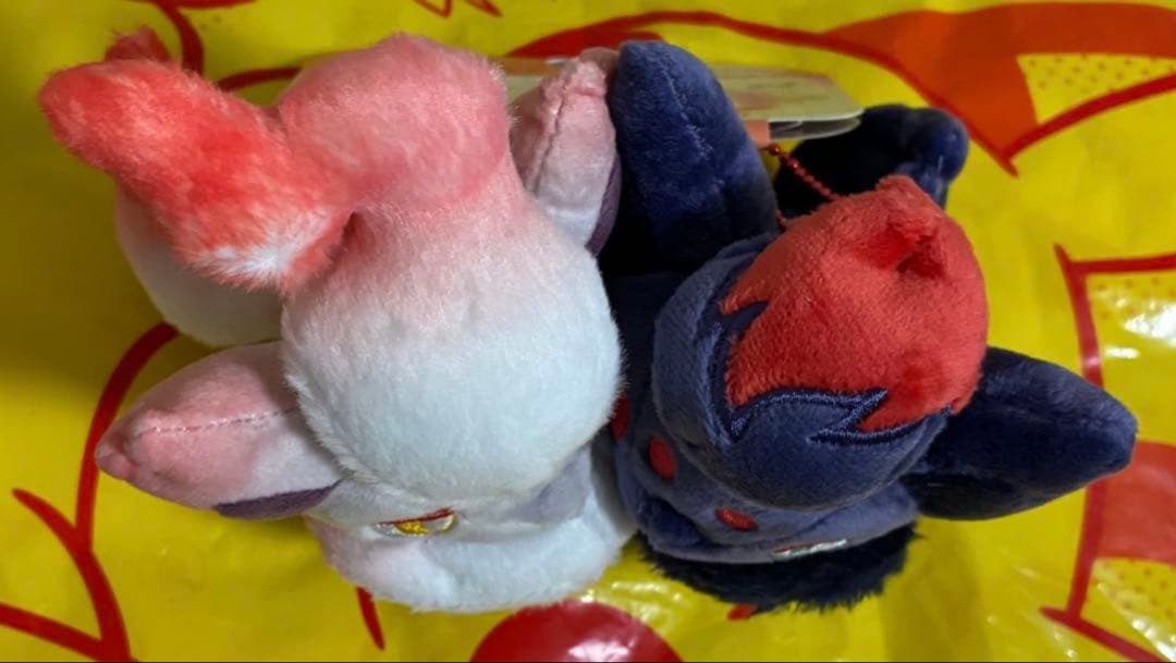 【新品】 磁石でくっつくペアマスコット にたものどうし ゾロア＆ヒスイゾロア