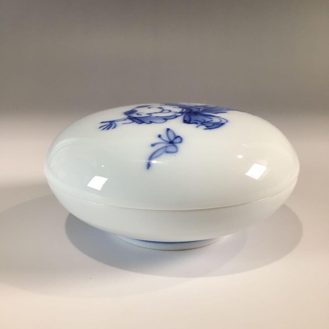 Ｐ４５１　香合　『三川内焼』『嘉久正窯造』『染付唐子絵』『丸香合』　共箱　茶道具