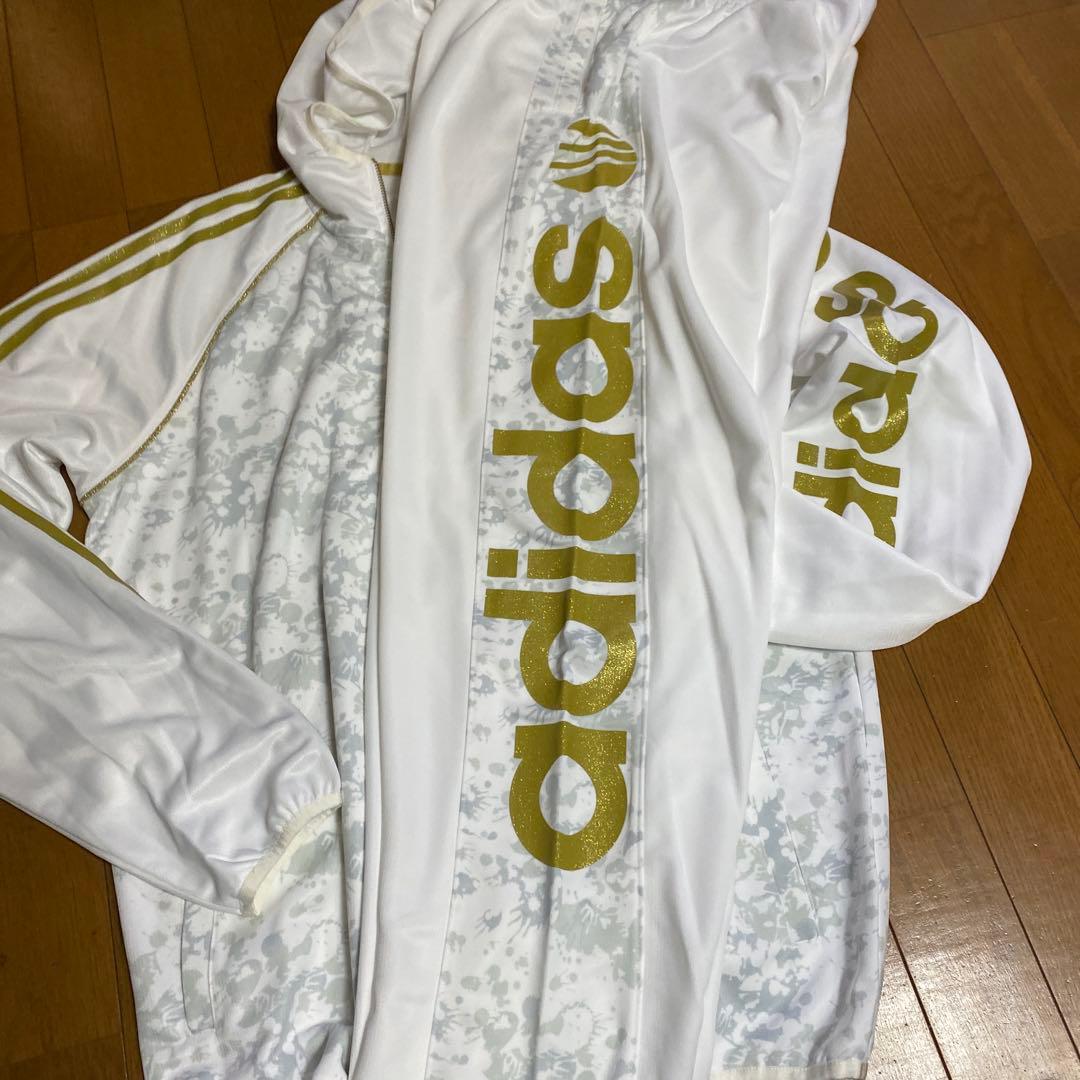 adidasセットアップ上下セットアップ　白金　スプラッシュ柄