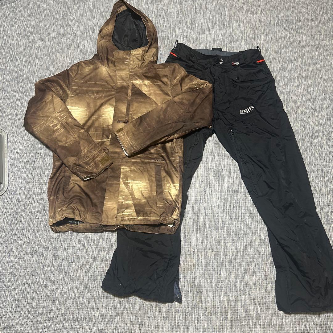 VOLCOM スノーボードウェア　上下　セット
