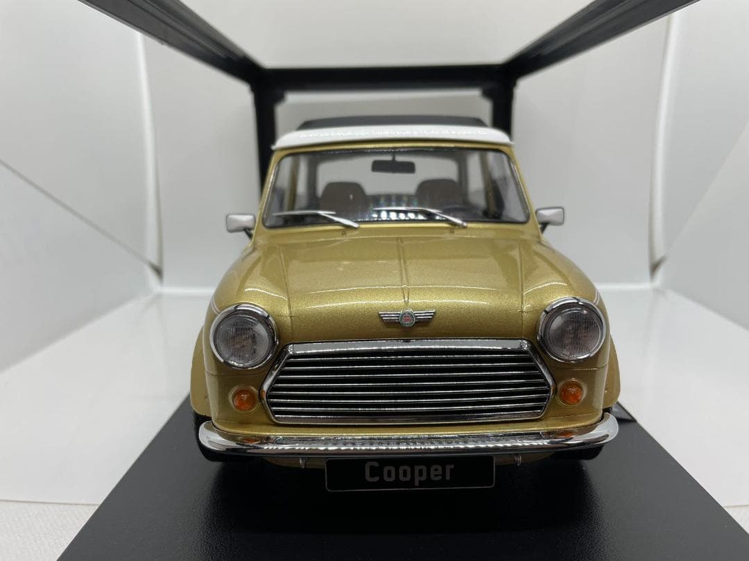 305-035 KK 1/12 ミニ クーパー Sunroof LHD