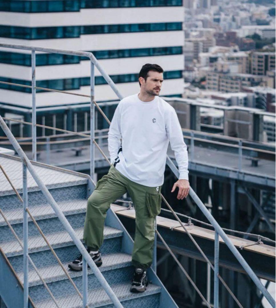 クロノス　CRONOS 中綿ベスト　アウタージャケット　カーゴパンツ　メンズ