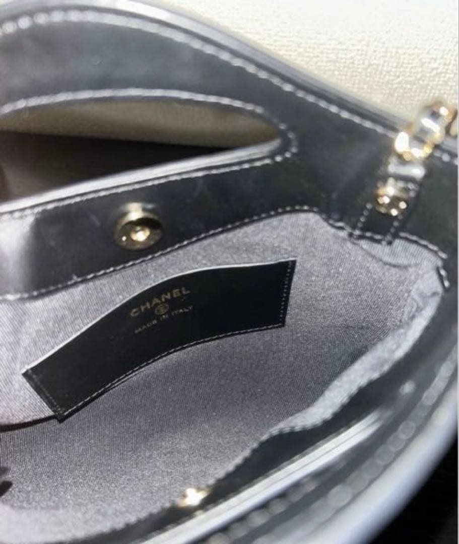 CHANEL ノベルティ チェーンショルダーバッグ 本革 ゴールド金具 31