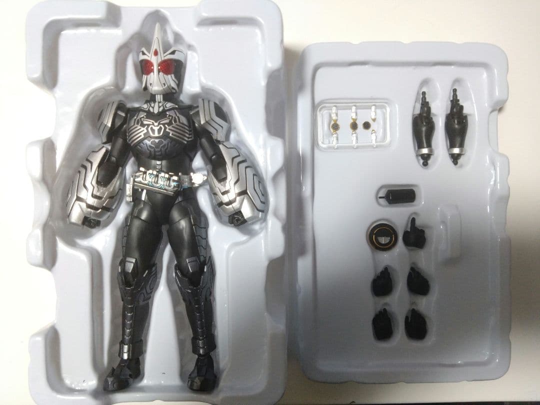 S.Hフィギュアーツ 真骨彫　仮面ライダーオーズ　サゴーゾコンボ