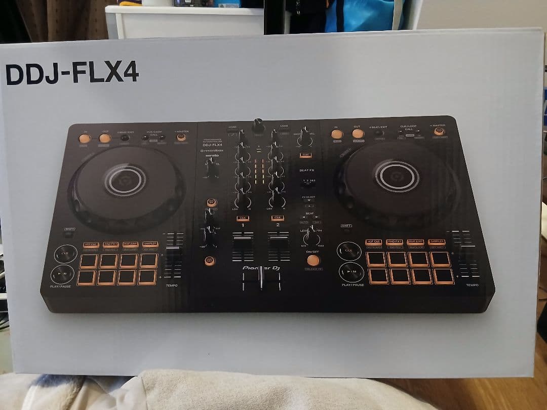 ☆新品・送料込☆ DDJ-FLX4 DJコントローラー おまけ有