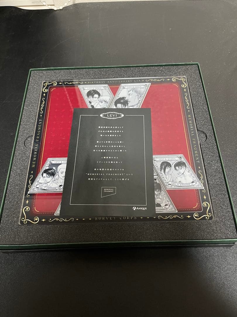 進撃の巨人　リヴァイ aniqueバースデー アクリルキーホルダー　豪華仕様　A