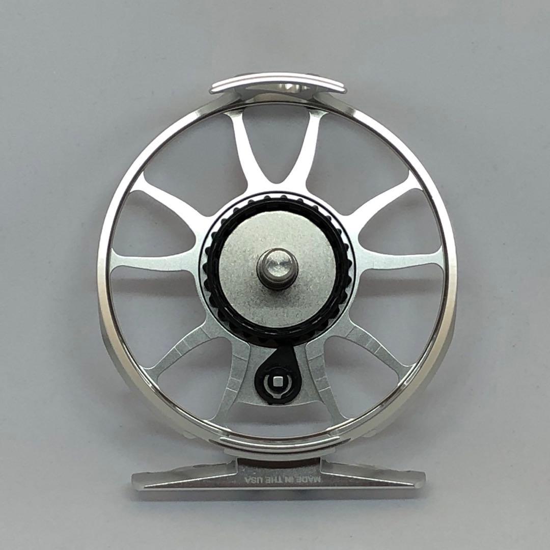 ROSS【ロス】フライリール ◆アニマス 4/5 プラチナム（現行モデル）