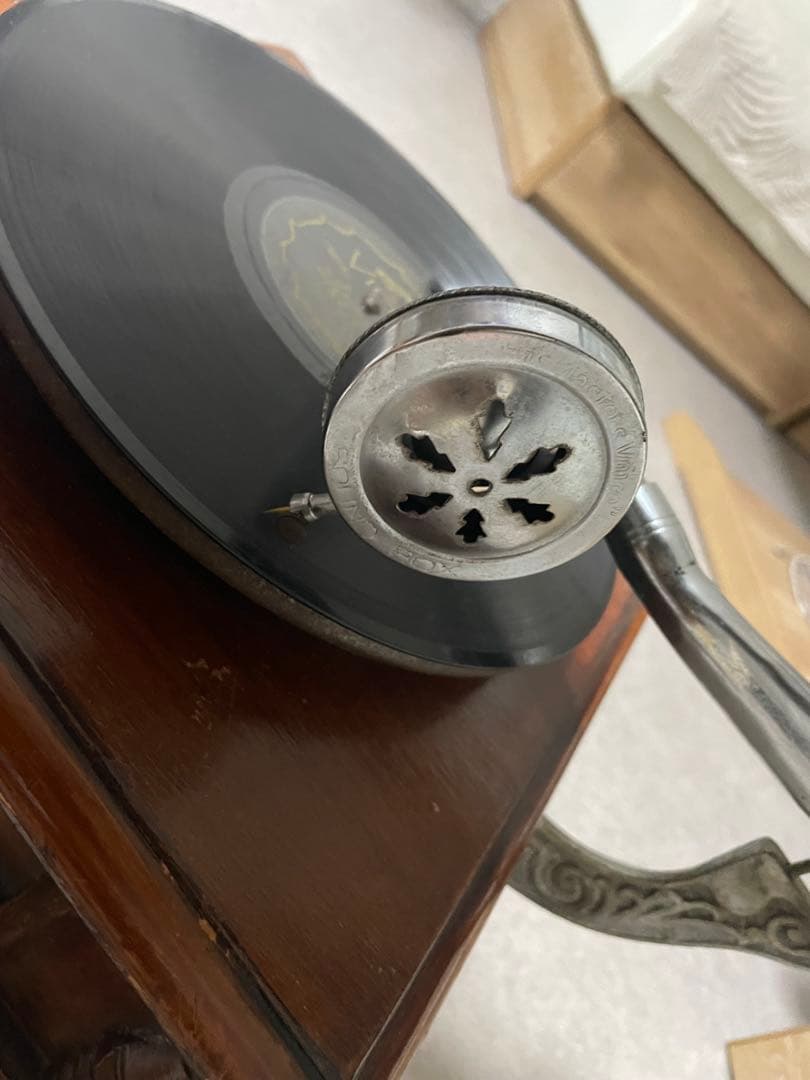 クラシック 木製 蓄音機 金属ホーン