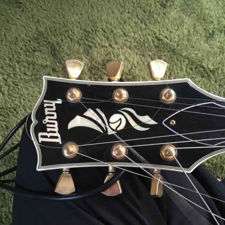 バーニーのレスポール、マーシャルのアンプ、おまけのエフェクター