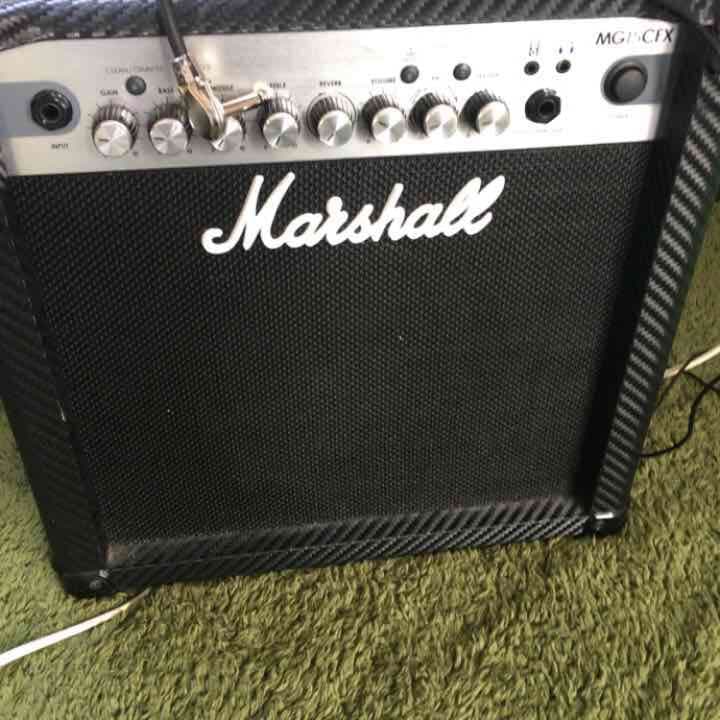 バーニーのレスポール、マーシャルのアンプ、おまけのエフェクター