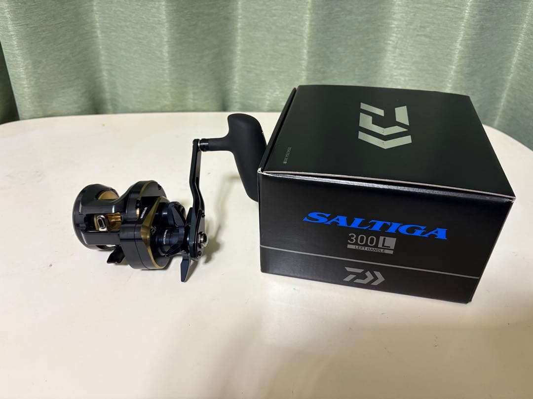 【ほぼ新品】25ソルティガ　300L