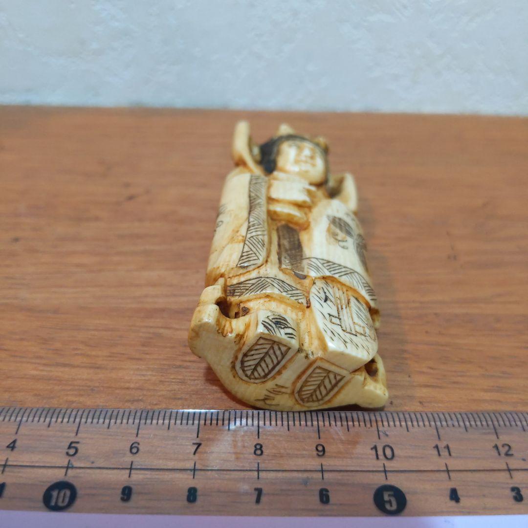 時代提げ物 七福神根付 天然素材 在銘【弁才天】高さ約7.4cm 重さ約56ｇ