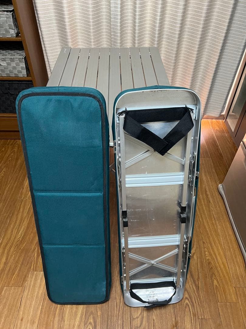 Coleman 折りたたみテーブルと椅子セット　お盆期間限定特別最終値下げです。