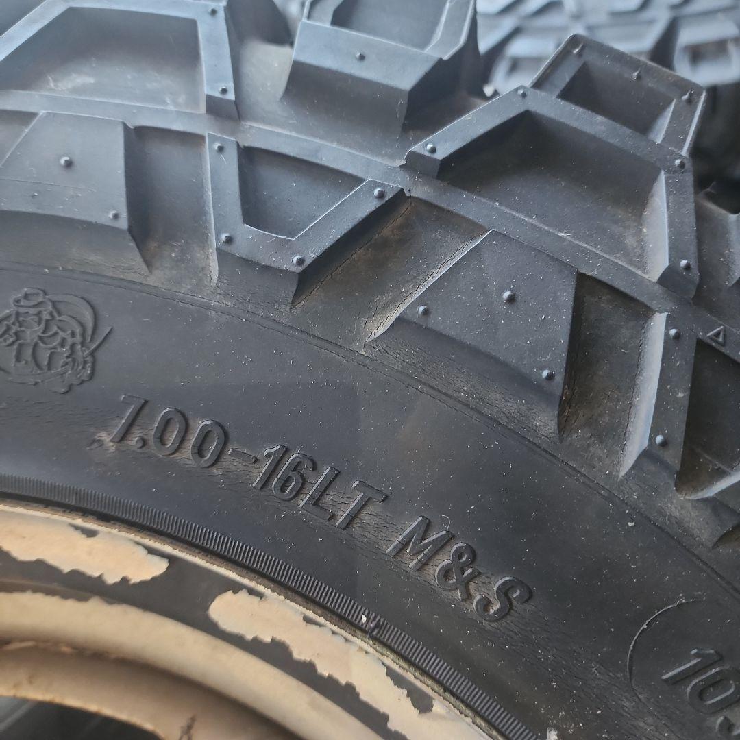 ジムニー(ゴツゴツ)タイヤー　山道　Ja11