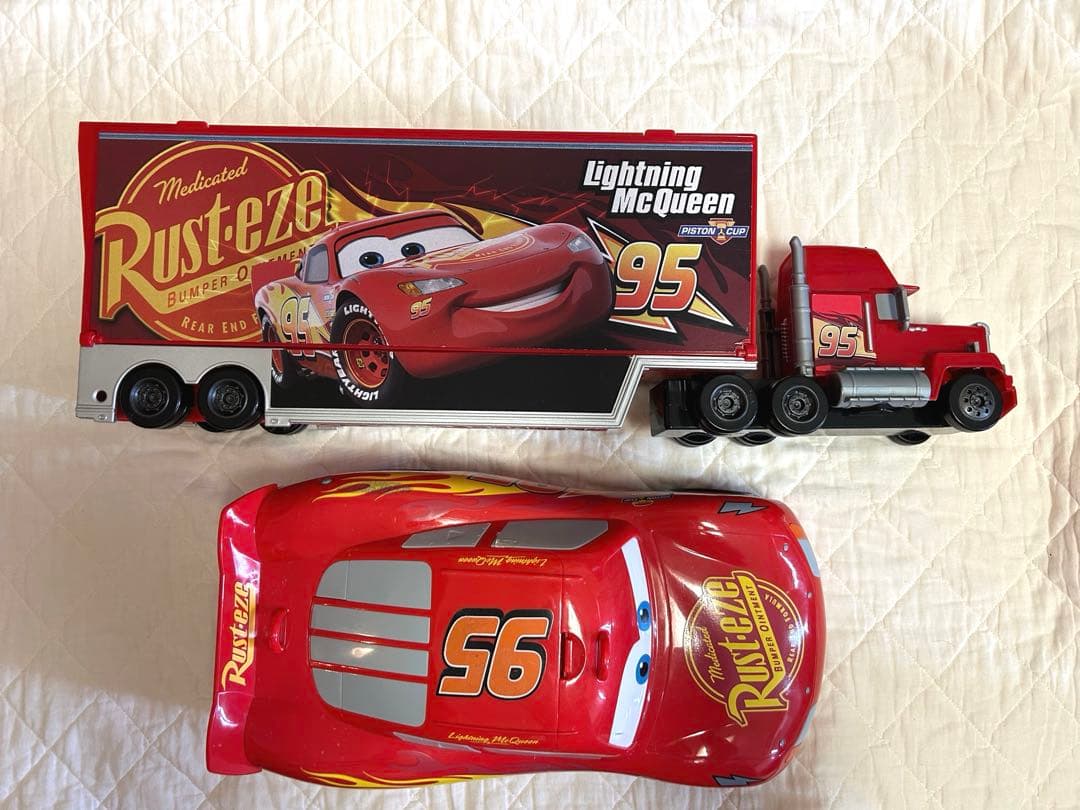 カーズ ミニカーセット（34台）＋収納ボックス ライトニング・マックイーン