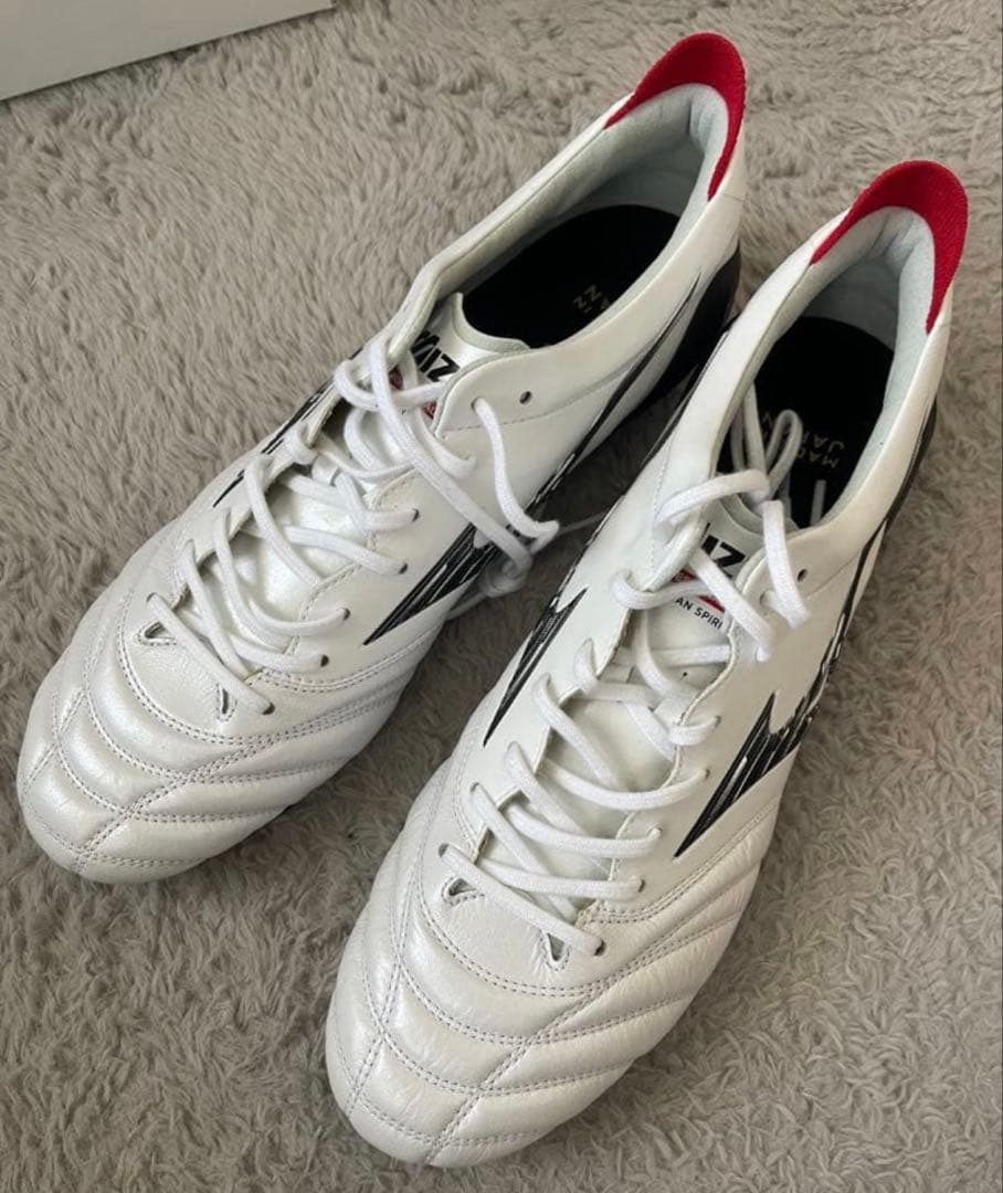 サッカースパイク　ミズノ　モレリアネオ4