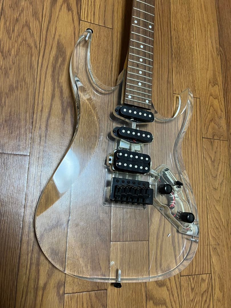 エレキギター 透明 アクリルボディ