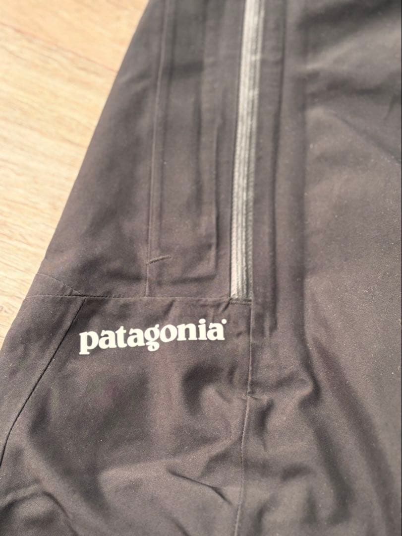 パタゴニア　スノーパンツ　レディース　未使用