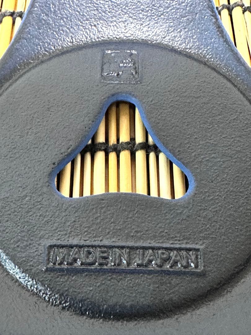 壱鋳堂造　中村義隆デザイン　ティーポット 蕾　０.４リットル　トリベット 雫