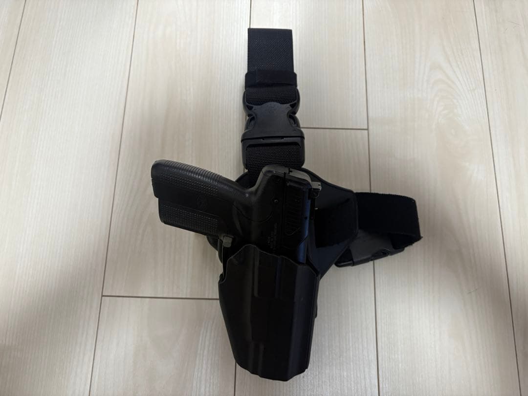 FN57 マルシン CO2 真鍮ピストン マガジン2本 ホルスターセット