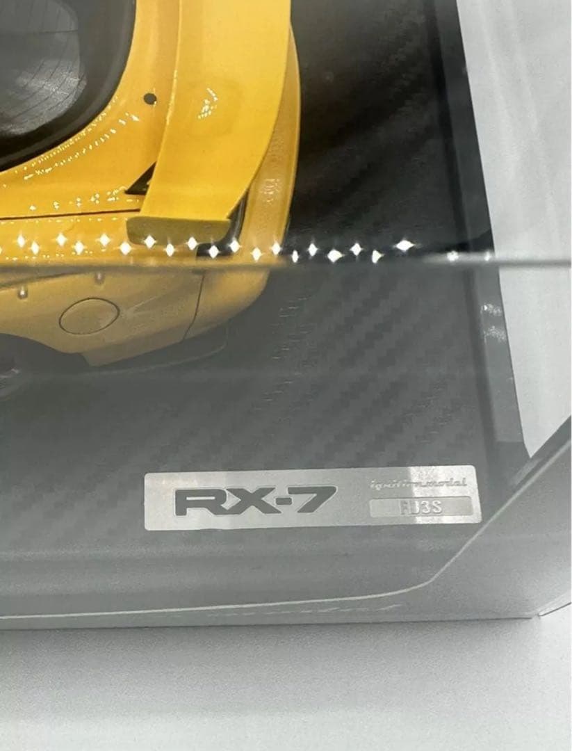 ミニカー Mazda RX-7 IG2228 (FD3S) Yellow 1/18