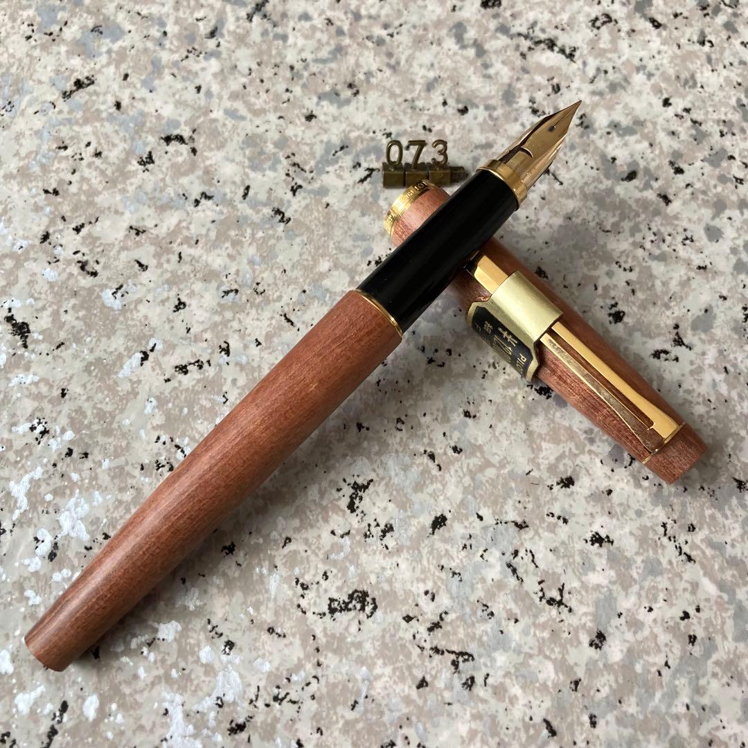 #073 未使用品 万年筆 PILOT GRANDEE グランディ 18k 木製