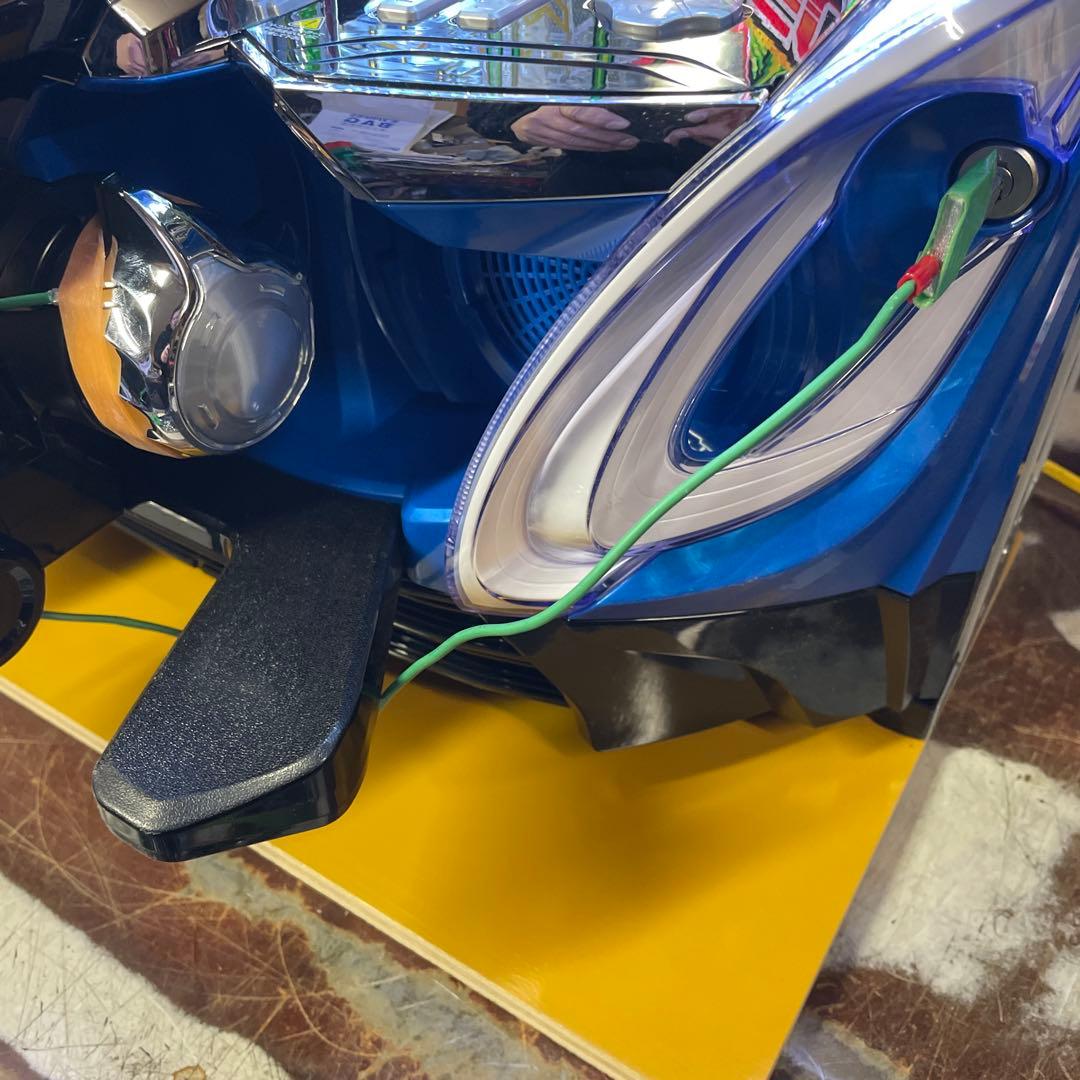 小室圭　台座付き　パチンコ　Pシンフォギア4Z