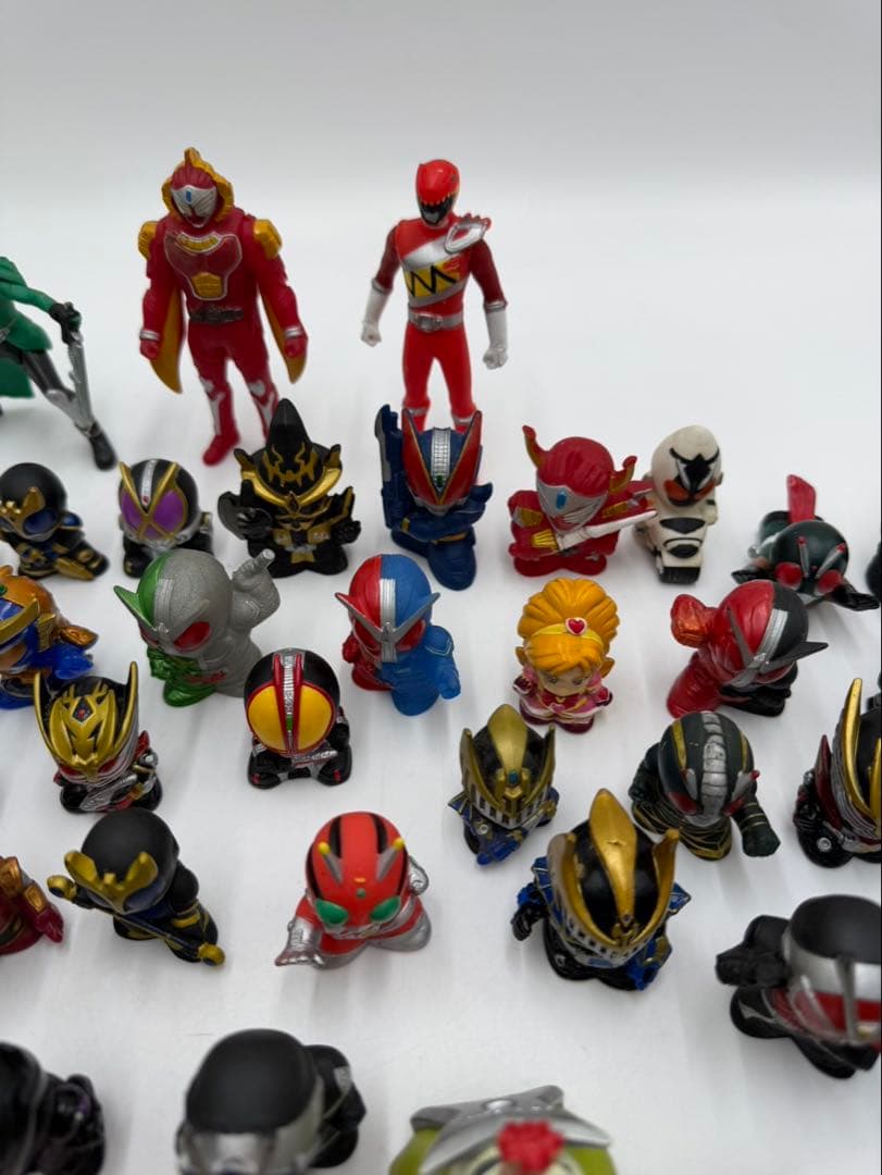 仮面ライダー　ウルトラマン　プリキュアなど　指人形　フィギュア　色々　大量