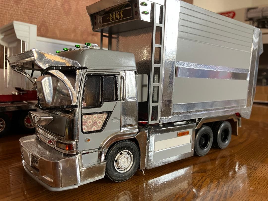 デコトラ・デカ箱ダンプ・プロフィア・1／32・完成品・プラモデル