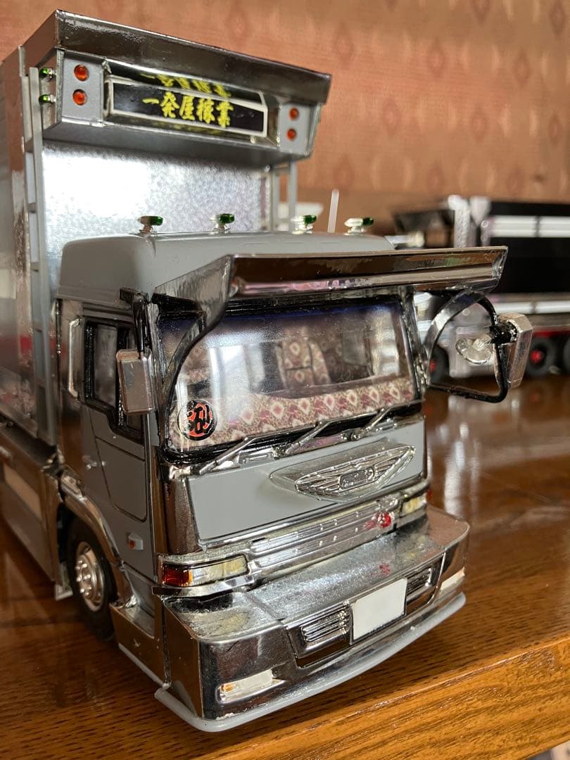 デコトラ・デカ箱ダンプ・プロフィア・1／32・完成品・プラモデル